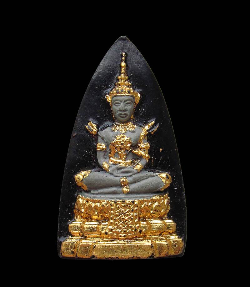 พระแก้วมรกต ผงทาทอง หลังยันต์ดวง ไม่ทราบที่ครับ