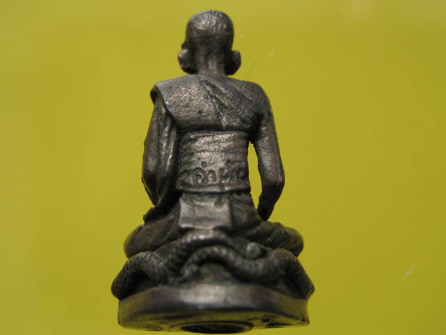 หลวงปู่คำพันธ์ รูปเหมือน นั่งพญานาค ปี42 เนื้อนวะโลหะ กล่อ งเดิม