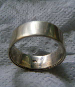 แหวนเงิน...เส้นผ่าศูนย์กลาง 2 ซม......เคาะเดียว