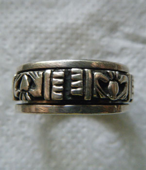 แหวนเงิน...เส้นผ่าศูนย์กลาง 2 ซม......เคาะเดียว