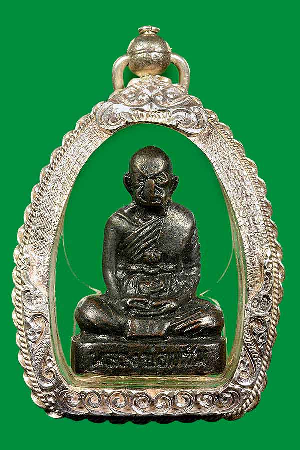 รูปเหมือนปั๊มหลวงพ่อแช่ม เนื้อทองเหลืองรมดำ ปี15 เลี่ยมเงิน วัดฉลอง จ.ภูเก็ต .....เคาะแรก