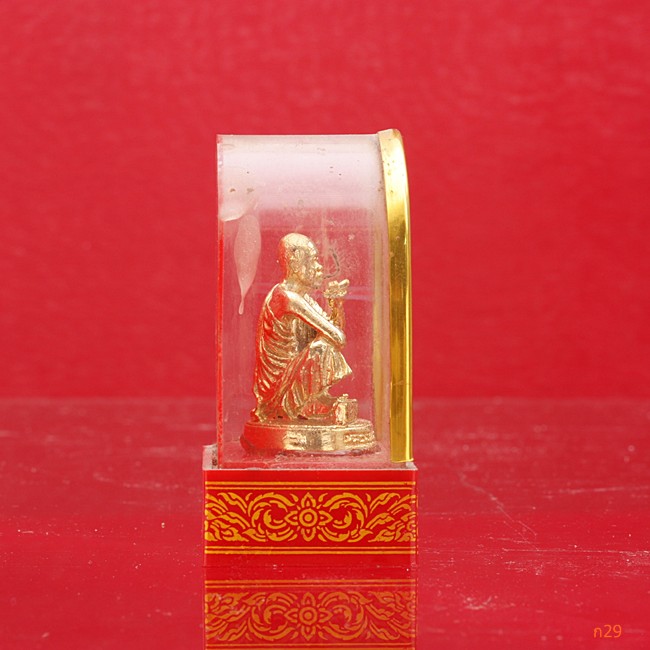 พระบูชาตั้งหน้ารถ หลวงพ่อคูณ วัดบ้านไร่ รุ่นศิริมงคล กูให้รวย