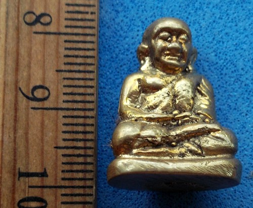 10 บาท กับ รูปหล่อหลวงพ่อเงิน ...OB73