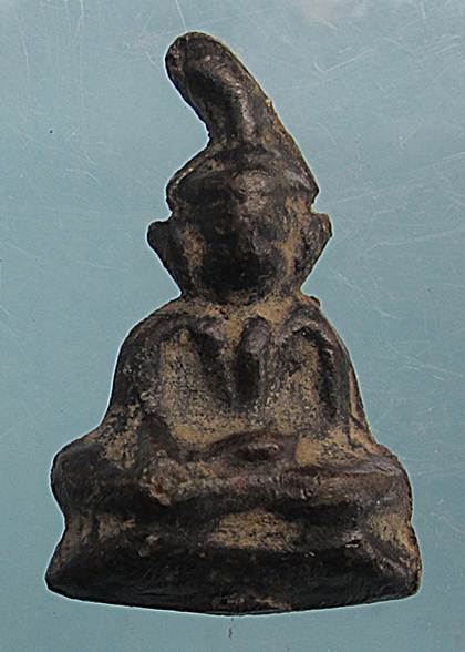 พระท่ากระดานหลวงพ่อลำใย ยันต์อุขึ้นอุลง เนื้อตะกั่วสนิมแดงยุคต้นๆครับ