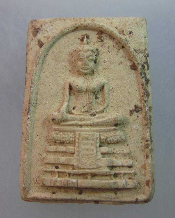 พระเนื้อผงไม่ทราบที่ครับ