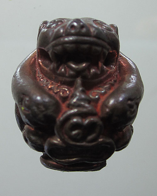 ลูกอมเสืออาคมรุ่นแรก ล.พ. พูล  วัดไผ่ล้อม  จ. นครปฐมเนื้อนวโลหะ