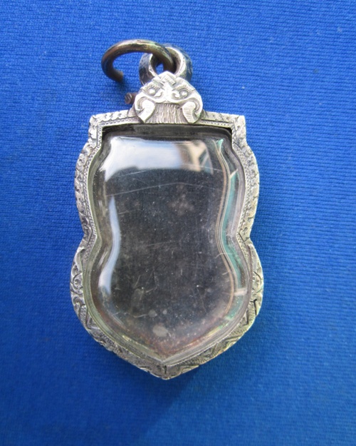 ตลับเงินเก่า / ปิดหลัง 