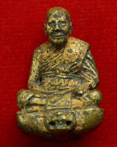 รูปหล่อเบ้าทุบ เนื้อสตางค์ หลวงพ่อเปิ่น วัดบางพระ จังหวัดนครปฐม รุ่น แซยิด 76 ปี พ.ศ. 2541 ครับ 2