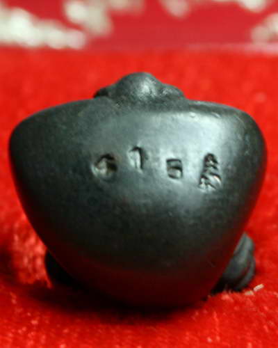 รูปหล่อเบ้าทุบ เนื้อนวะ หลวงพ่อเปิ่น วัดบางพระ จังหวัดนครปฐม รุ่น แซยิด 76 ปี พ.ศ. 2541 ครับ 