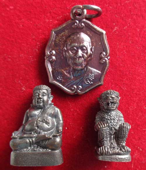 3 องค์ หลวงพ่อเพี้ยน วัดเกริ่นกฐิน ลพบุรี มีโค๊ด แท้จากวัดครับ