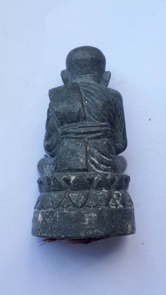 หลวงปู่ทวดอุ้มบาตร หลวงปู่กาหลง เขี้ยวแก้ว วัดเขาแหลม จ.สระแก้ว เคาะเดียวครับ