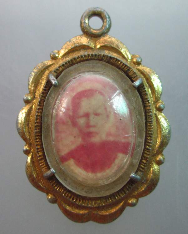 ล็อคเก็ตหลวงพ่อดำ วัดวิจิตรการนิมิตร  กรุงเทพฯ  ปี๑๘