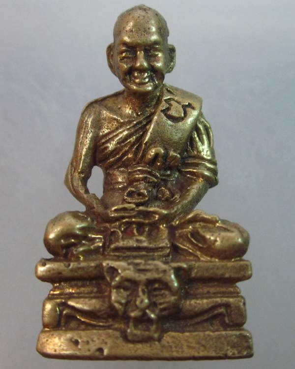 รูปหล่อหลวงพ่อเปิ่น วัดบางพระ จ นครปฐม