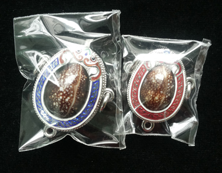 แพ็คคู่ เบี้ยแก้เงินลงยา หลวงปู่เจือ ขนาดจัมโบ้ + ขนาดกลาง No.1