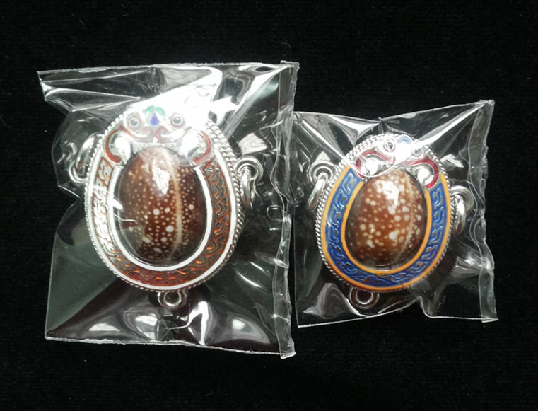 แพ็คคู่ เบี้ยแก้เงินลงยา หลวงปู่เจือ ขนาดจัมโบ้ + ขนาดกลาง No.2