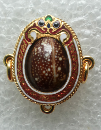 "เคาะเดียว"เบี้ยแก้ทองคำลงยา หลวงปู่เจือ น้ำหนักทองคำ 8.8 กรัม