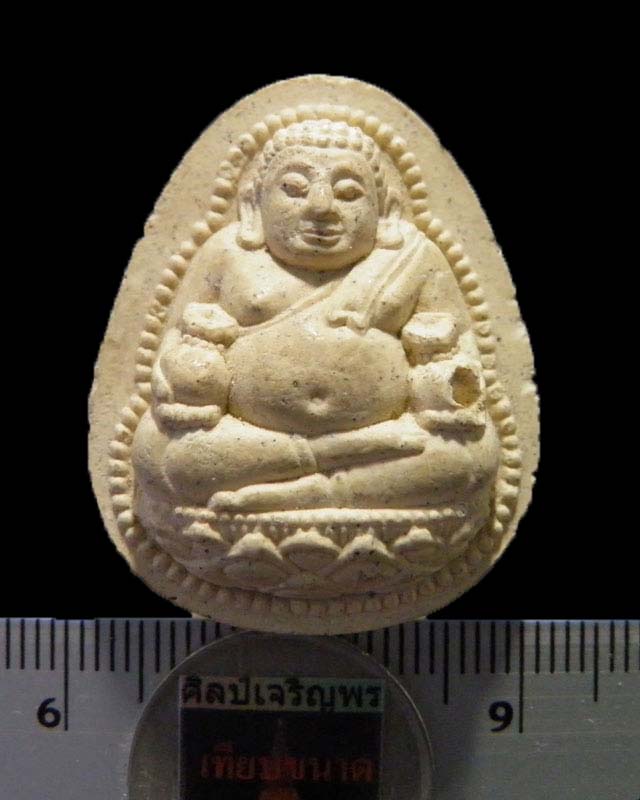 พระสังกัจจน์ถือถุงเงิน-ถุงทอง เนื้อผง หลวงพ่อไสว วัดปรีดาราม นครปฐม  ดีด้านโชคลาภ พร้อมตลับ