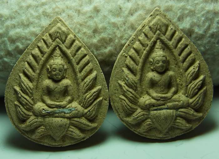 (( 2 องค์ )) พระผงปทุมมาศฝังกะตรุดเงิน หลวงปู่นาม วัดน้อยชมภู่ จ.สุพรรณบุรี