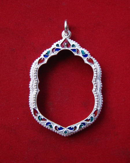 กรอบเงินแท้ ลงยาสุโขทัย ใส่เหรียญเสมา 6 รอบ หลวงพ่อสาคร เสมาย้อยยุค ลป.ทิม  #  51