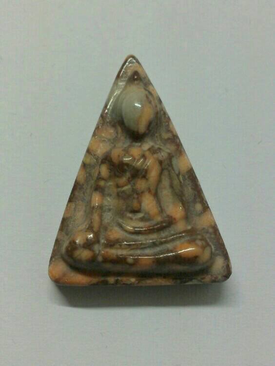 *เคาะเดียว*นางพญาจ.พิษณุโลกแกะจากพระธาตุข้าวสารหินปลุกเสกโดยหลวงปู่คำบุ จ.อุบลและคณาจารย์สายอิสาน 