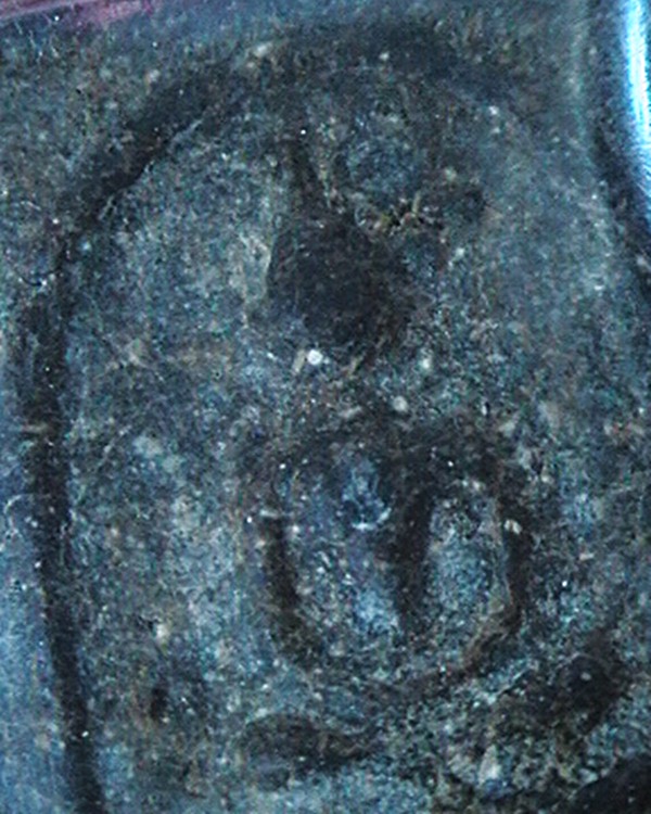 พระหลวงพ่อเพิ่ม วัดกลางบางแก้ว เนื้อว่าน พิมพ์สมเด็จ หลังจารเปียก  สวย  หายาก  เลี่ยมกันน้ำครับ