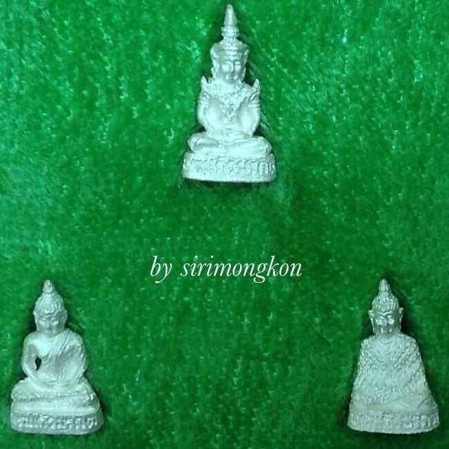 ชุดพระแก้วมรกต3ฤดูลอยองค์ สธ. พิมพ์จิ๋ว เนื้อเงินแท้ วัดบวรนิเวศ ปี38 มีโค๊ด กล่องเดิม