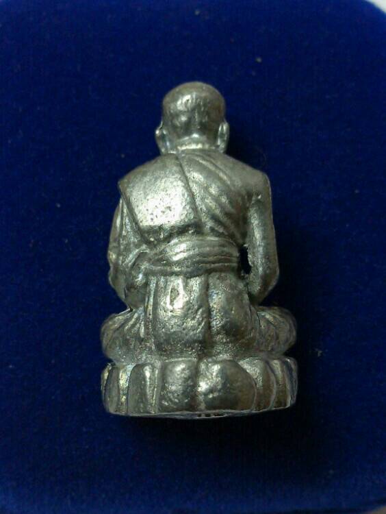 **เคาะเดียว**รูปหล่อหลวงปู่คำบุ คุตฺตจิตฺโต ฐานภูเขาหล่อโบราณพิมพ์ใหญ เนื้อตะกั่ว วัดกุดชมภู จ.อุบลฯ