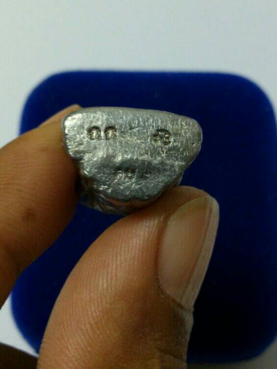 **เคาะเดียว**รูปหล่อหลวงปู่คำบุ คุตฺตจิตฺโต ฐานภูเขาหล่อโบราณพิมพ์ใหญ เนื้อตะกั่ว วัดกุดชมภู จ.อุบลฯ