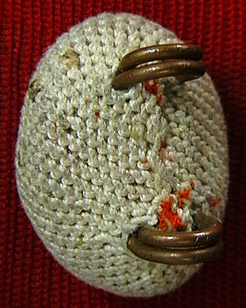 เบี้ยแก้ หลวงปู่เจือ วัดกลางบางแก้ว  ถักเชือกขาว  ตัวใหญ่