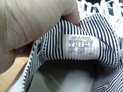 รองเท้า converse เบอร์ 42.5 สีขาว