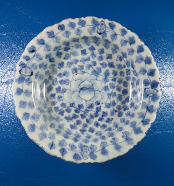 จานเชิงกังไส ลายผักชี ขนาด 4 นิ้ว ใบที่ 3