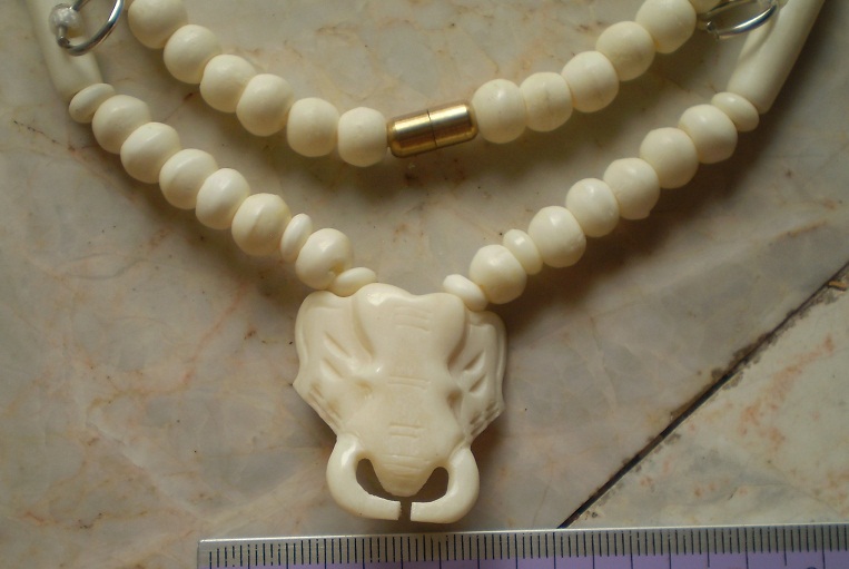 สร้อยกระดูกช้างล้วน  5 ห่วง  เคาะเดียว