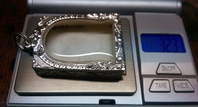 ตลับสมเด็จ สั่งตัดมือหนึ่ง สวยๆทำจากเงิน95% ใบใหญ่หมุดแข็งแร ง น้ำหนัก 32.3กรัม.. 