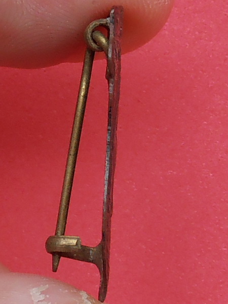 เข็มกลัดพระพุทธชินราช หลวงปู่บุญ วัดกลางบางแก้ว นครปฐม