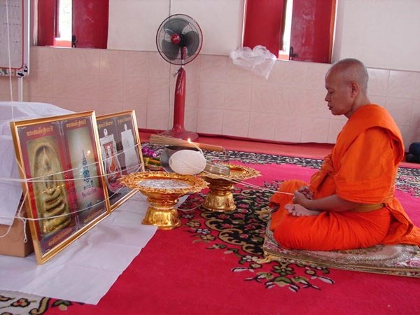 พระสมเด็จ 100 ปี ฝังพลอยตะกรุดทอง สมเด็จพระสังฆราชฯ พระมหาสุรศักดิ์ปลุกเสก กล่องเดิม