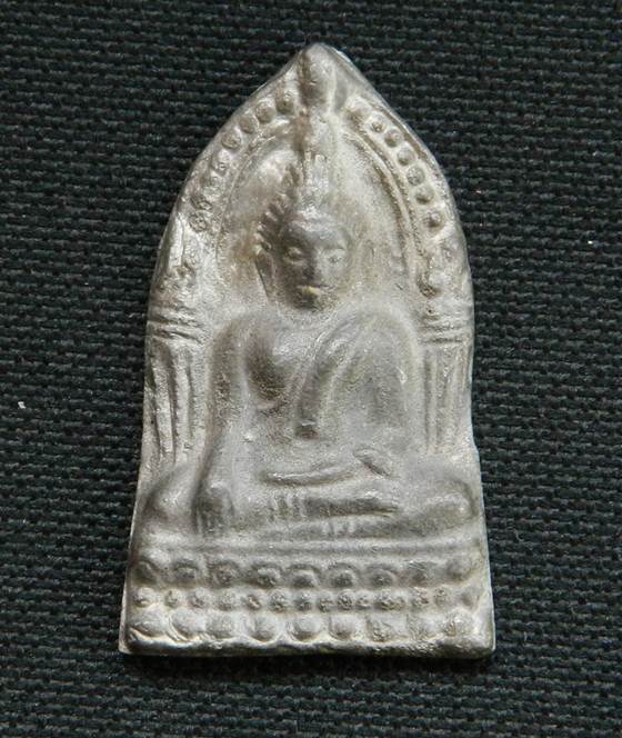 พระชินราชใบเสมา เนื้อชิน หลังตอกโค๊ด