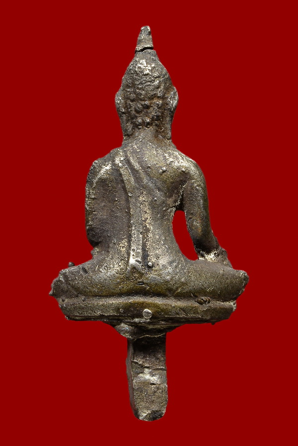 พระยอดธง หลวงปู่เจี๊ยะ รุ่นแรก (เนื้อเงิน)