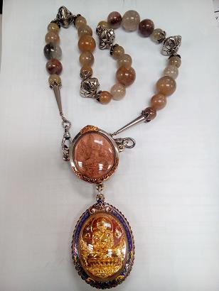 สร้อยหินไหมทอง คั่นเม็ดเงิน ขนาดสวมหัวได้ + พระพิฆเนศ วัดสมาน รุ่นสร้างโรงพยสบาล + หลวงปู่ทวด 