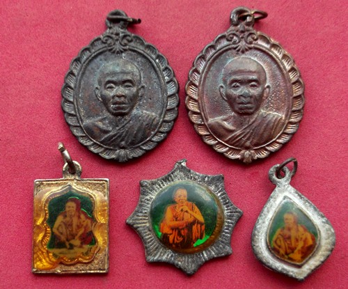 วัดใจเริ่ม 10 บาท หลวงพ่อคูณ วัดบ้านไร่ ..AK350
