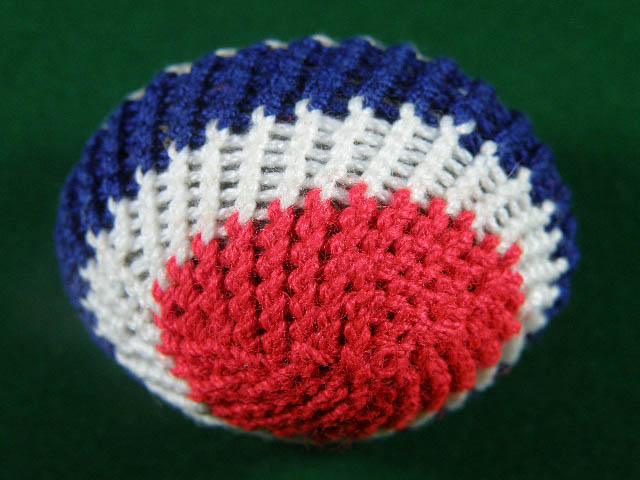 เบี้ยแก้หลวงปู่เจือ วัดกลางบางแก้ว ถักเชือกสีธงชาติ   สวยมากครับ  // 2