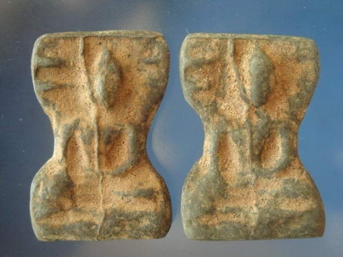 พระมเหศวร เนื้อชิน กรุวัดสว่างอารมณ์ จ.สุพรรณบุรี 2องค์