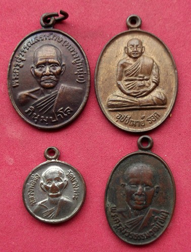 วัดใจเริ่ม 10 บาท กับ เหรียญพระเกจิ ภาคตะวันออก 4 เหรียญ ..AK437