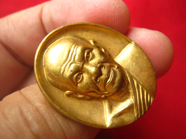 เหรียญหลวงพ่อสด วัดปากน้ำ รุ่นสร้างมหาวิหาร วัดจันทรังษี อ่างทอง ปี 2540 สวยครับ