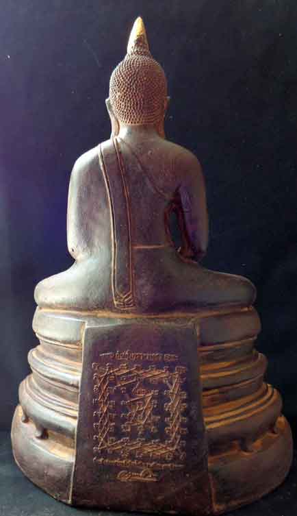 พระโสธรองค์ใหญ่ เนื้อศิลาแรงทำผิวสีแดงเข้มปิดทองเก่า หน้าตัก 9 นิ้ว...องค์ที่ 2