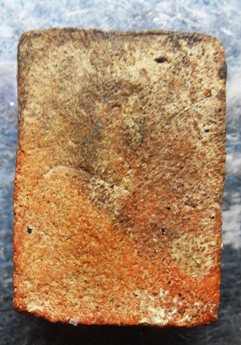 พระเนื้อดินหลวงพ่อผาดกรุวัดดงตาลสวยๆครับ