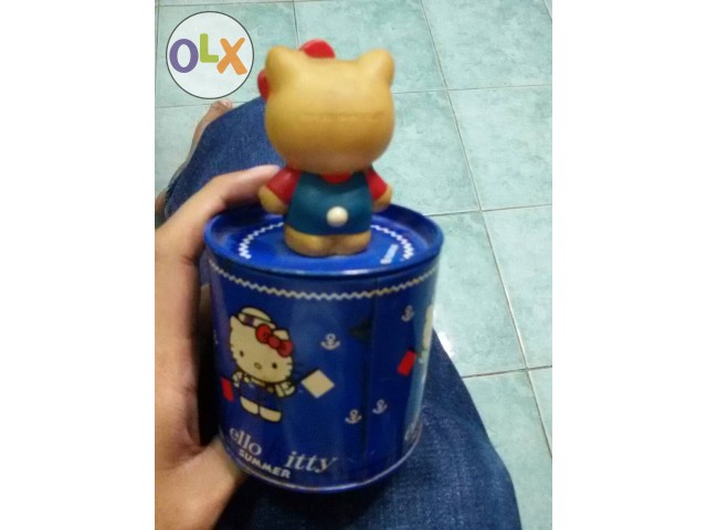 งานนอกเก่าสิบกว่าปีครับ กระป๋องโลหะพร้อมตัว Kitty ลิขสิทธิ์แท้บนกระป๋อง