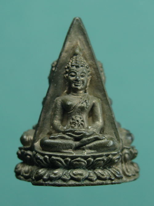 พระกริ่งรัตนจักร เนื้อนวะฯก้นเงิน ลป.ชื้น วัดญาณเสน จ.อยุธยา