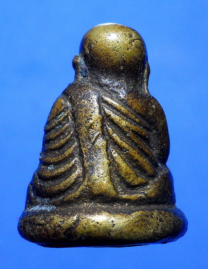 รูปหล่อหลวงพ่อเงิน รุ่นปืนแตก พิมพ์นิยม ปี 28 องค์นี้มีตอก พ.ศ.ใต้ฐาน