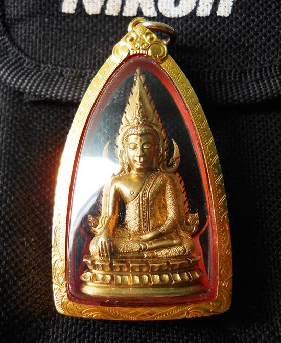 สวยฟุดๆขั้นเทพ พระพุทธชินราชอินโดจีน พิมพ์แต่ง มีโค๊ด พร้อมบัตรรับรอง เลี่ยมทองกันน้ำอย่างดีครับ 