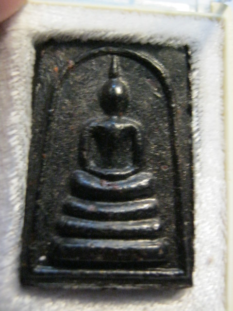 พระสมเด็จหลังรูปเหมือนหลวงพ่อยิด วัดหนองจอก จ.ประจวบฯ เนื้อครั่ง